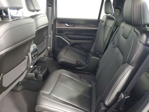 New 2026 Jeep Grand Cherokee L Limited AWD/4WD image 13