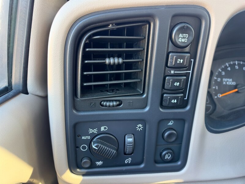 Used 2003 Chevrolet Avalanche 4x4 w/ Suspension Package, Off-Road image 17