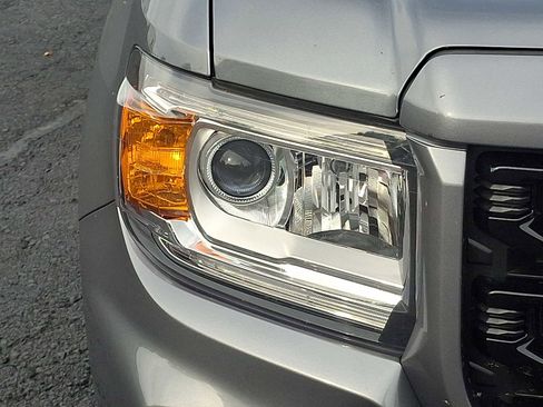 Certified 2022 GMC Canyon Elevation w/ Elevation Premium Package image 9