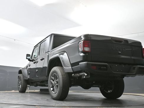 New 2026 Jeep Gladiator Sport AWD/4WD image 43