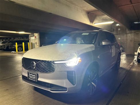 New 2026 Volvo XC90 B5 Core w/ Protection Package image 5