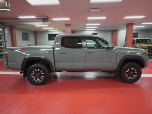 Certified 2023 Toyota Tacoma TRD Off-Road image 6
