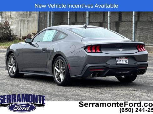 Used 2025 Ford Mustang Coupe RWD image 6