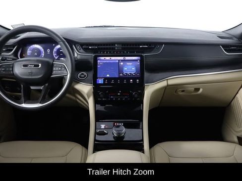 Used 2023 Jeep Grand Cherokee Limited w/ Trailer Tow Prep Group (B) AWD/4WD image 13