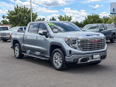 Certified 2025 GMC Sierra 1500 Denali w/ Technology Package AWD/4WD image 5