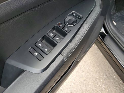 New 2026 Kia Sportage LX image 9