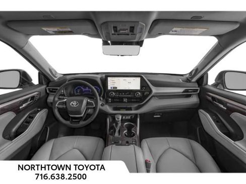 New 2026 Toyota Highlander Platinum AWD/4WD image 9