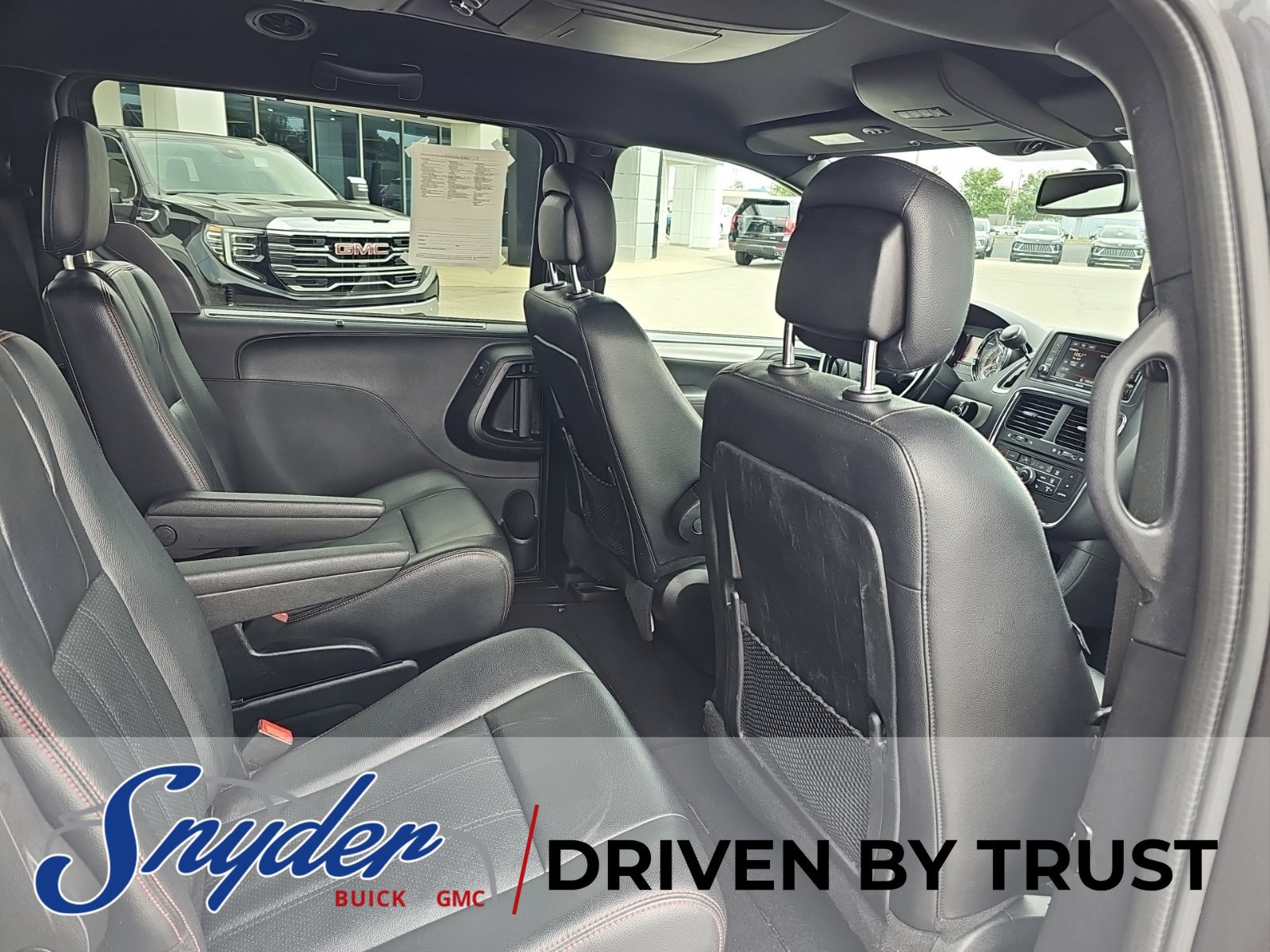 Used 2020 Dodge Grand Caravan GT FWD image 24