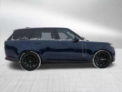 Used 2023 Land Rover Range Rover SE image 4