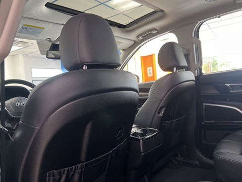 Used 2020 Kia Telluride SX FWD image 18