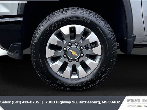 New 2026 Chevrolet Silverado 2500 Custom w/ Custom Value Package AWD/4WD image 8