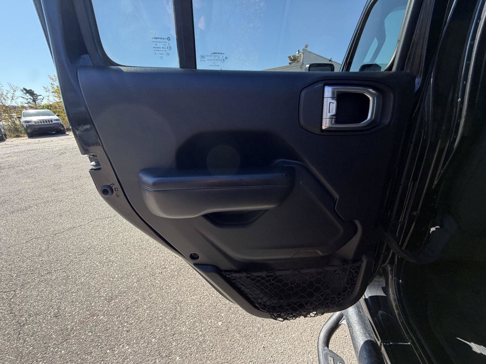Used 2021 Jeep Gladiator Sport AWD/4WD image 28
