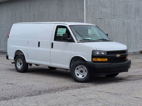 New 2026 Chevrolet Express 2500 w/ Driver Convenience Package RWD image 11