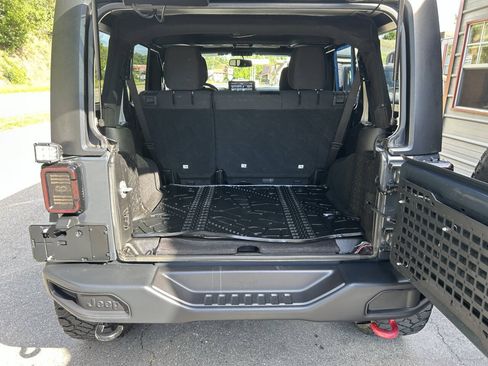 Used 2017 Jeep Wrangler Unlimited Sport w/ Quick Order Package 24S AWD/4WD image 28