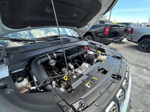 Used 2024 Jeep Compass Latitude AWD/4WD image 28