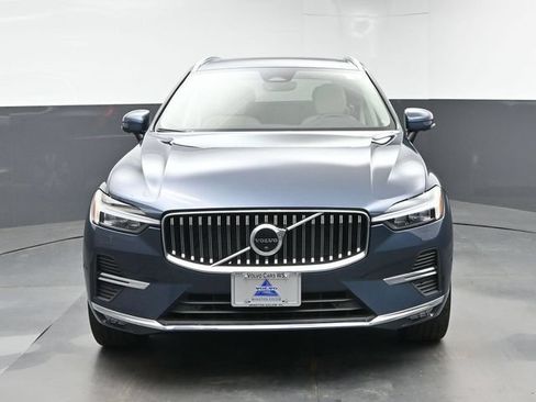 Used 2023 Volvo XC60 B5 Plus w/ Climate Package AWD/4WD image 3