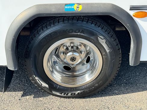 Used 2021 Ford E-450 and Econoline 450 Super Duty w/ Motorhome Prep Package RWD image 59
