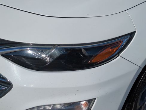 Used 2021 Chevrolet Malibu LT image 12