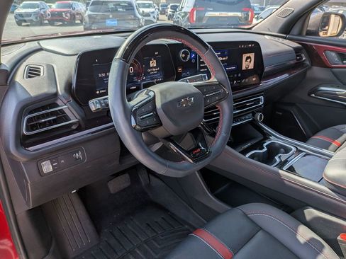 Used 2026 Chevrolet Traverse RS FWD image 35
