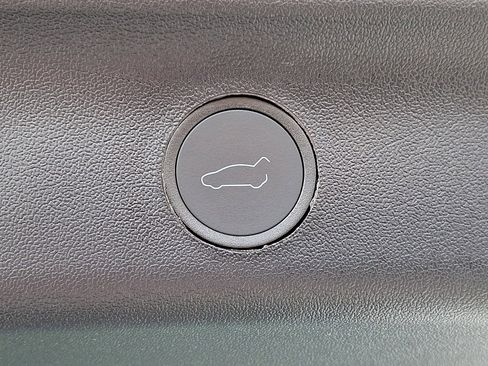 Used 2023 Tesla Model Y Long Range AWD/4WD image 30