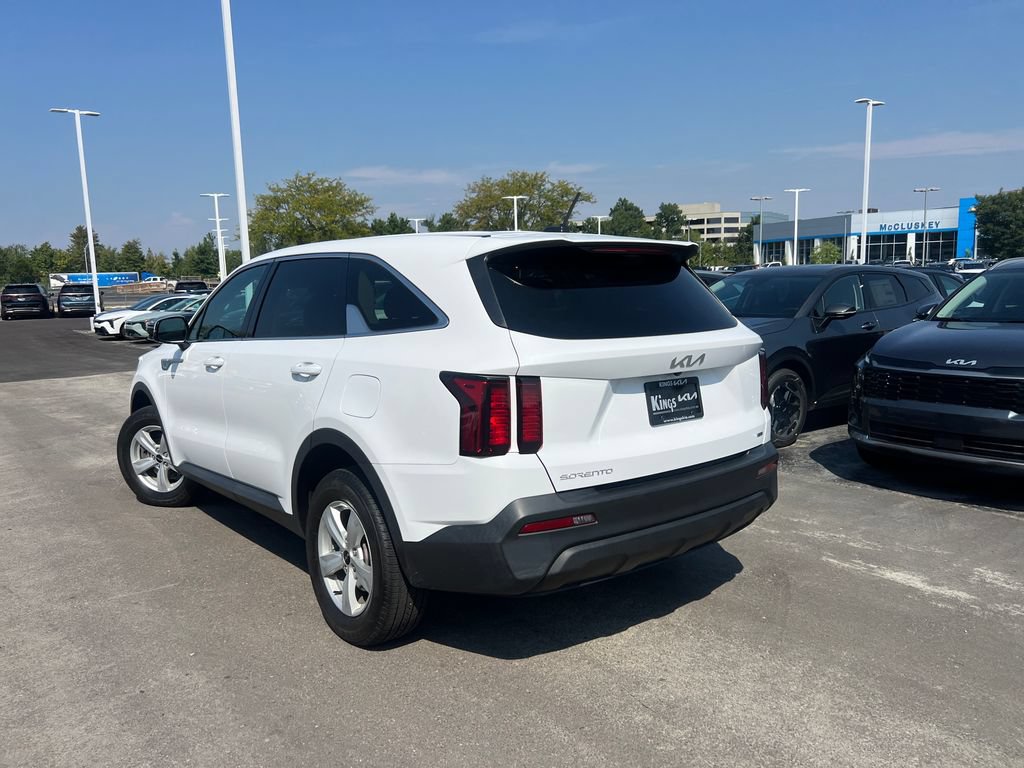 Certified 2023 Kia Sorento LX AWD/4WD image 6
