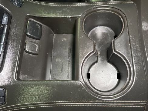 Used 2018 Chevrolet Suburban LT image 24