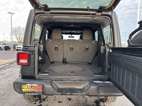 Used 2023 Jeep Wrangler Sport S image 34