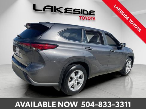Used 2023 Toyota Highlander LE image 6