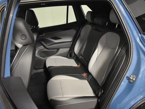 Used 2025 Volkswagen Tiguan SE R-Line image 25