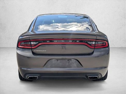 Used 2015 Dodge Charger SE w/ Sport Appearance Group image 6