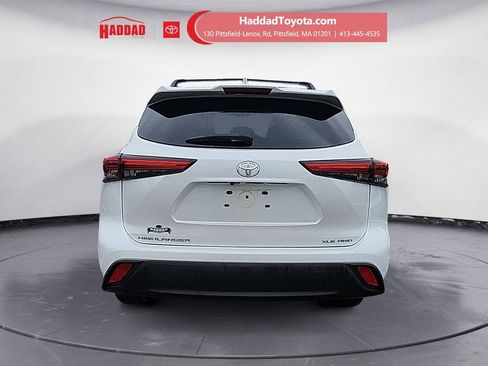 Certified 2022 Toyota Highlander XLE image 4