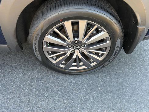 Used 2024 Nissan Pathfinder SL w/ SL Premium Package FWD image 40