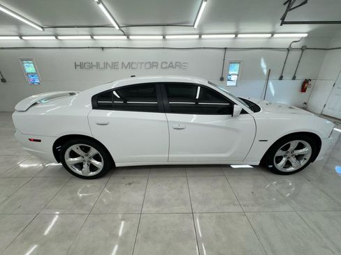 Used 2013 Dodge Charger R/T RWD image 4