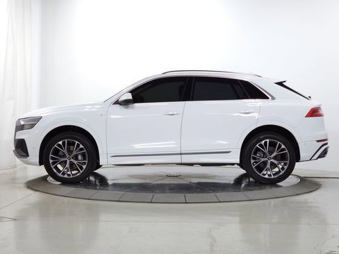 Used 2023 Audi Q8 Prestige AWD/4WD image 5