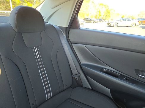 Certified 2023 Hyundai Elantra SEL w/ Convenience Package image 14