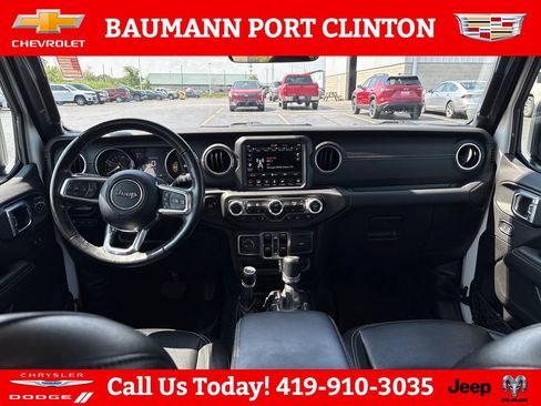 Used 2021 Jeep Wrangler Unlimited Sahara w/ Dual Top Group AWD/4WD image 15