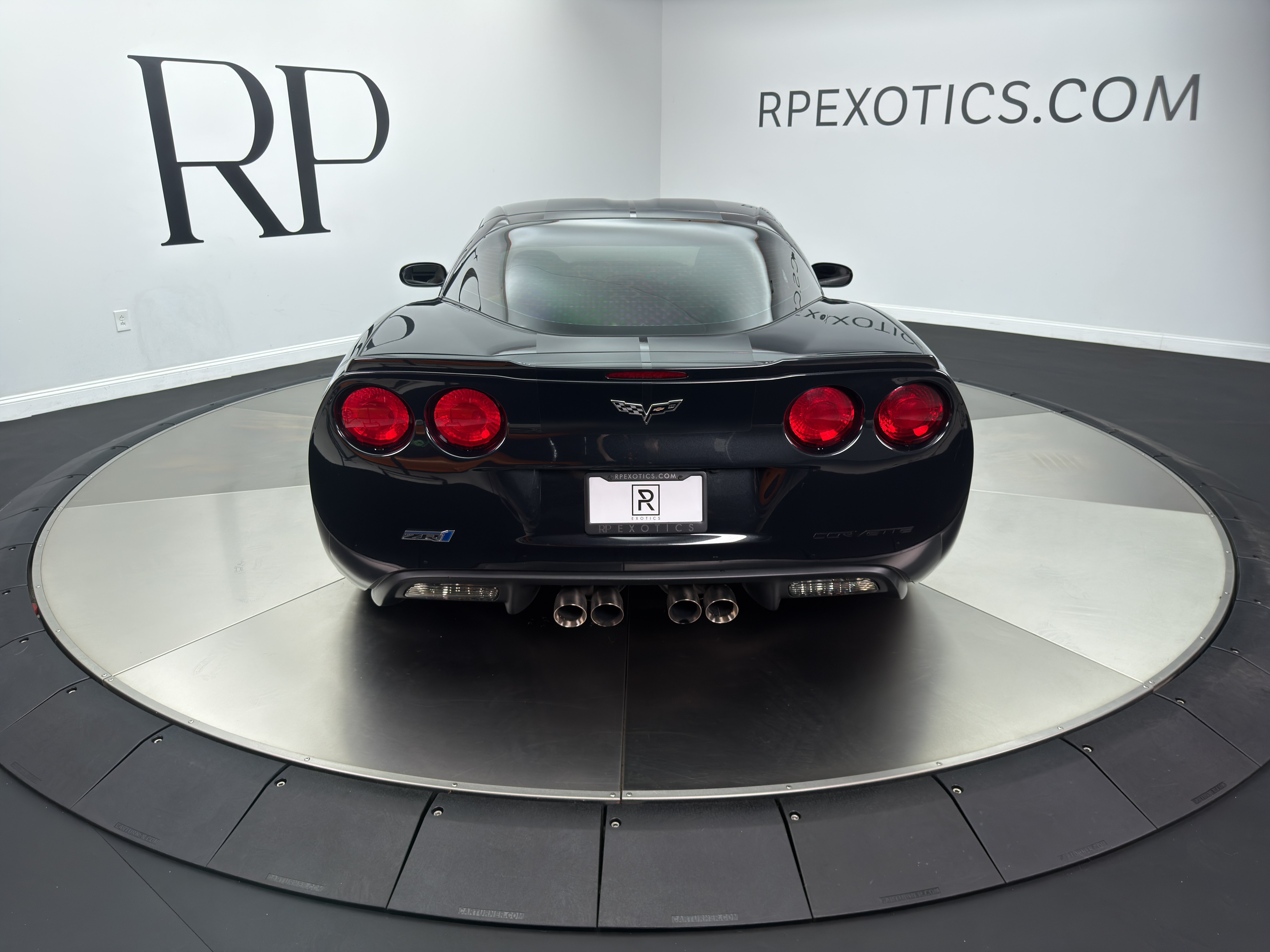 Used 2012 Chevrolet Corvette ZR1 w/ 3ZR Preferred Equipment Group RWD image 2