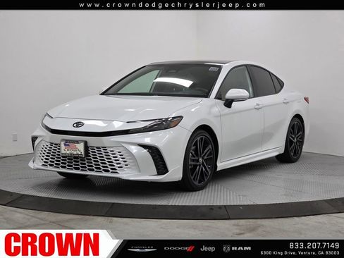 Used 2025 Toyota Camry XSE image 3