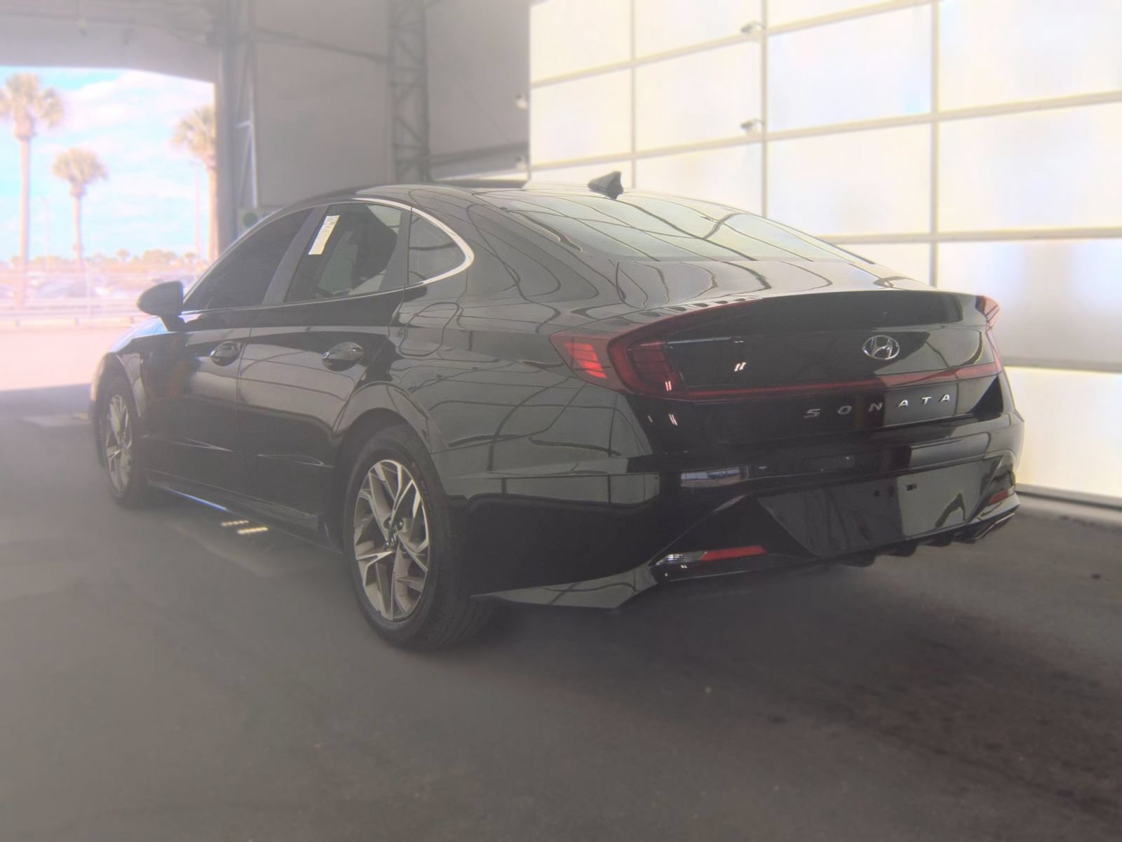 Used 2021 Hyundai Sonata SEL FWD image 2