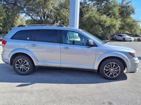 Used 2018 Dodge Journey SE w/ Connectivity Group FWD image 25