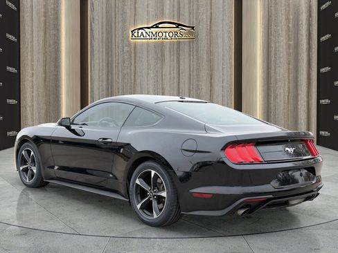 Used 2019 Ford Mustang Coupe image 5