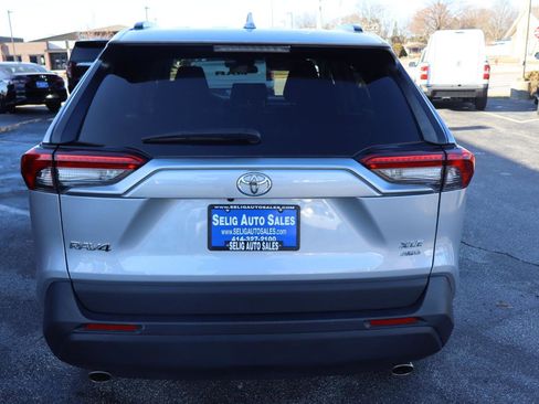 Used 2022 Toyota RAV4 XLE image 6