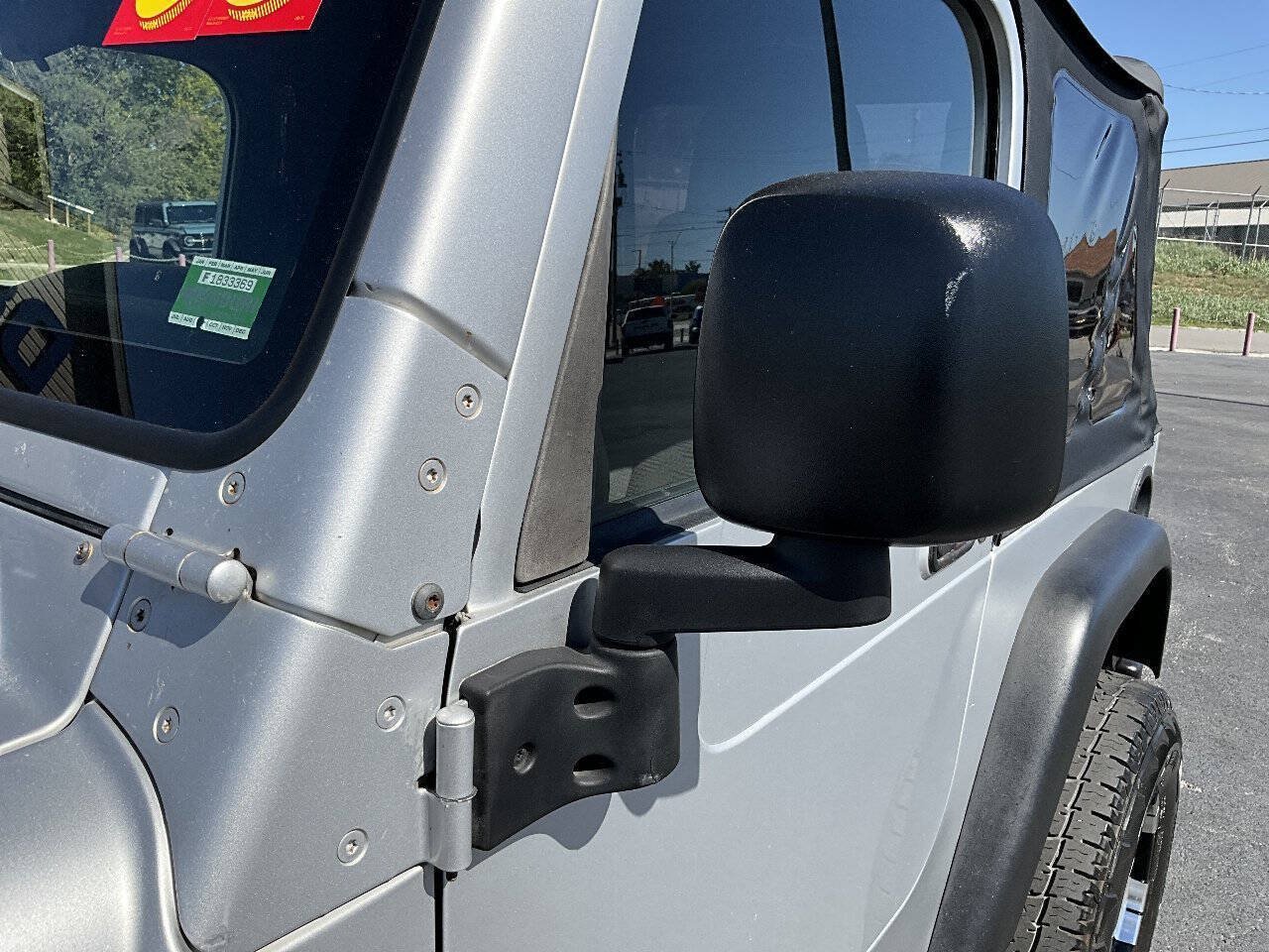 Used 2003 Jeep Wrangler X AWD/4WD image 32