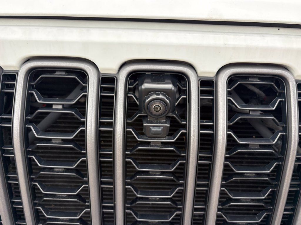 Used 2025 Jeep Gladiator Rubicon AWD/4WD image 25