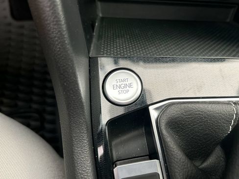 Certified 2025 Volkswagen Taos S FWD image 29