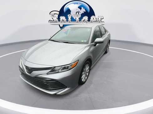 Used 2020 Toyota Camry LE image 5