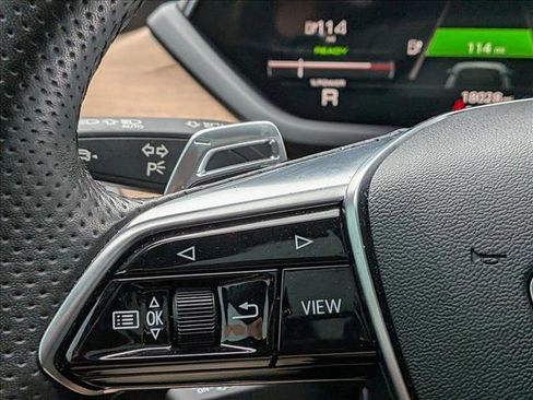 Used 2024 Audi e-tron GT Premium Plus image 15
