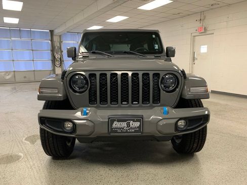 Certified 2023 Jeep Wrangler Unlimited Sahara AWD/4WD image 4