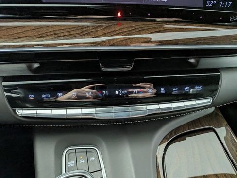 Certified 2021 Cadillac Escalade Sport Platinum image 22