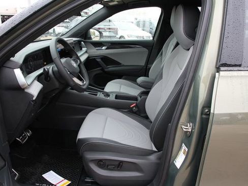 New 2026 Volkswagen Tiguan SE R-Line image 10